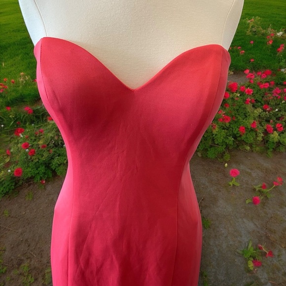 Royal Queen Sweetheart Neckline Strapless Evening Gown Size 12 Coral Pink - Picture 3 of 16